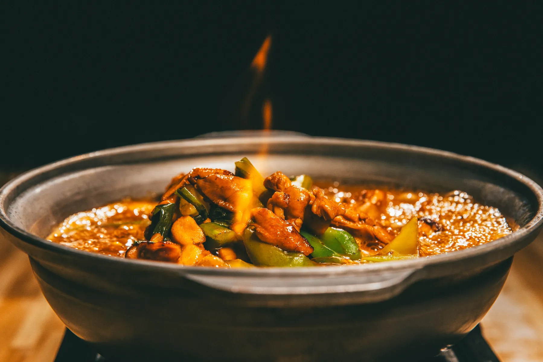 TTOP chicken pot close-up